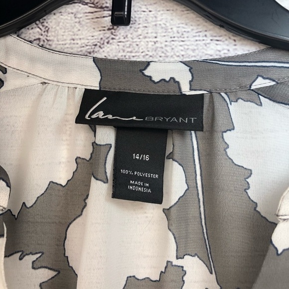 Lane Bryant Semi Sheer Floral Button-Down Top Sz 14/16 - Picture 3 of 5